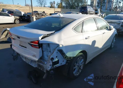 2020 Ford Fusion z USA, uszkodzony, nr VIN 3FA6POLUXLR218204